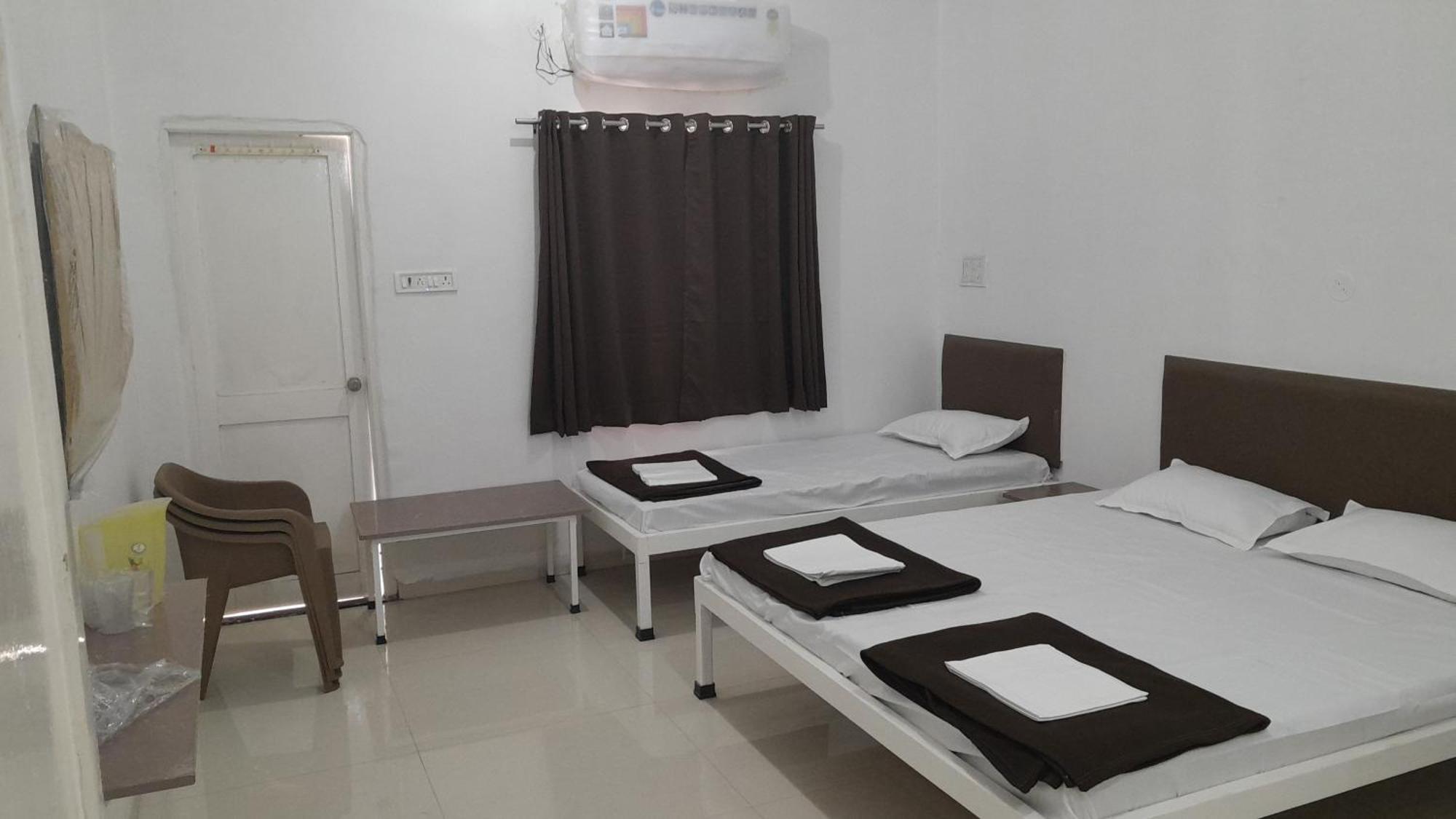Hotel Gulati Suites Washim 외부 사진